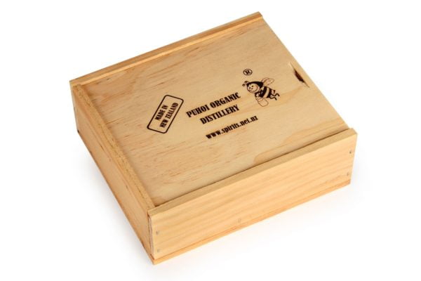 sustainably-made-wooden-branded-gift-box-used-by-puhoi-organic-distillery-new-zealands-top-sustainable-business